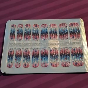🎉 6/$20 Nail Stickers